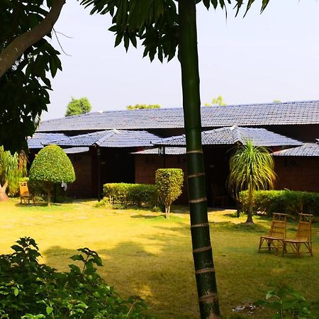 Anandvan Holiday Homes, Wai Exteriér fotografie