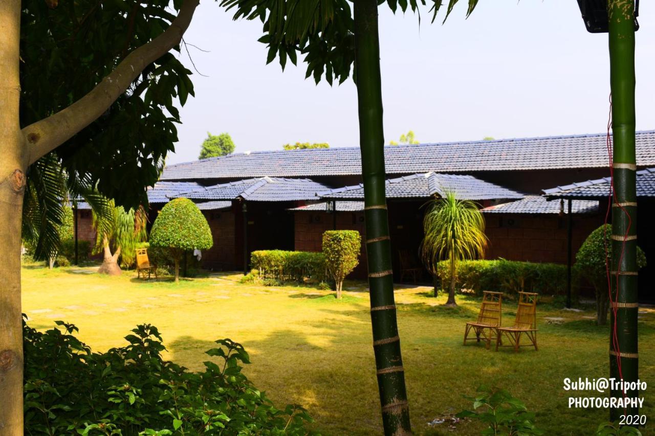 Anandvan Holiday Homes, Wai Exteriér fotografie