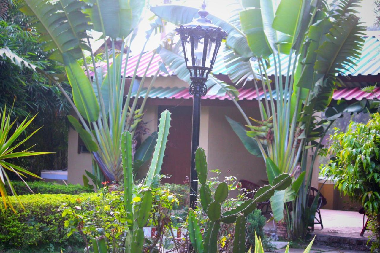 Anandvan Holiday Homes, Wai Exteriér fotografie