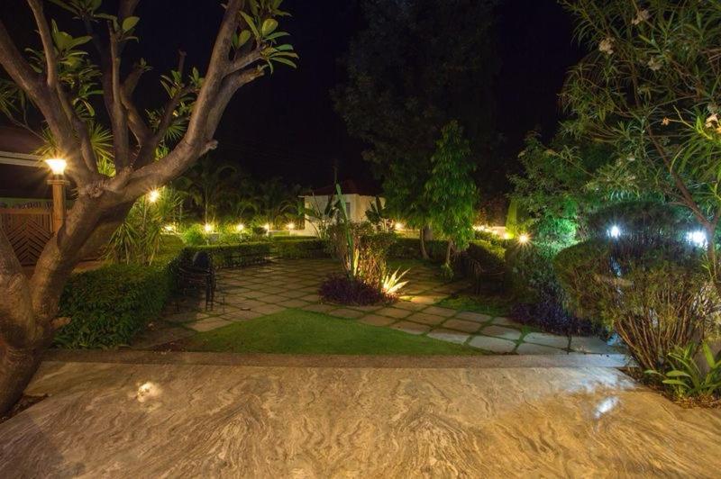 Anandvan Holiday Homes, Wai Exteriér fotografie