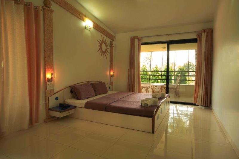 Anandvan Holiday Homes, Wai Exteriér fotografie