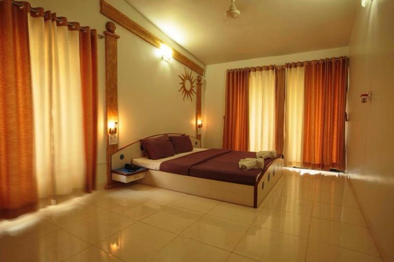 Anandvan Holiday Homes, Wai Exteriér fotografie